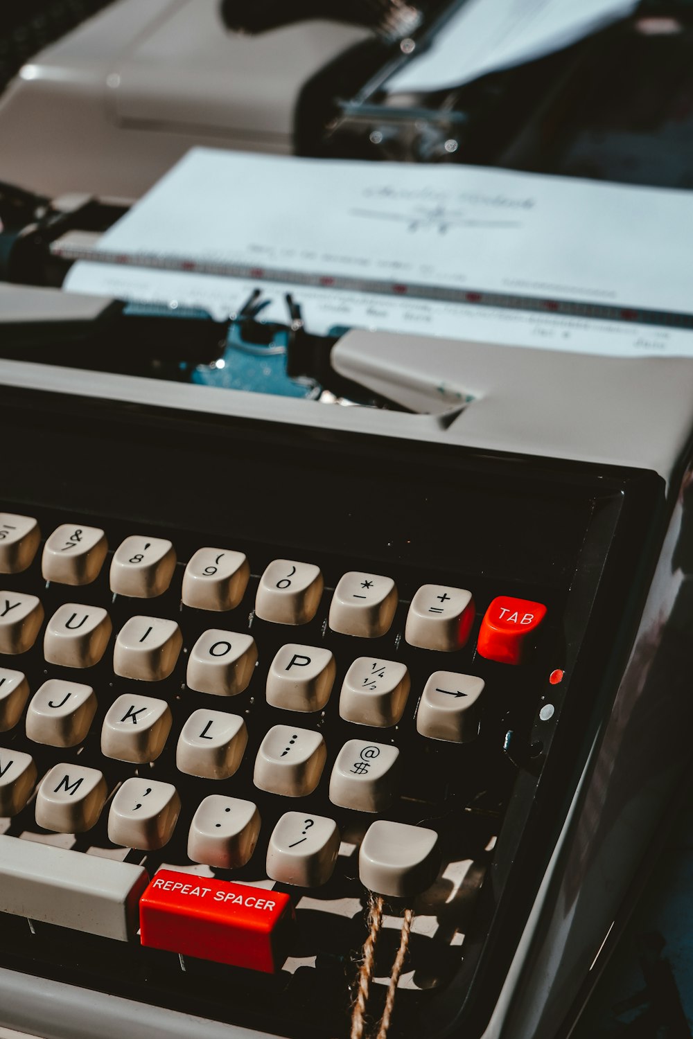 black and white typewriter