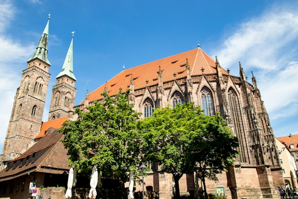 Brown and red church — Nuremberg, Germany