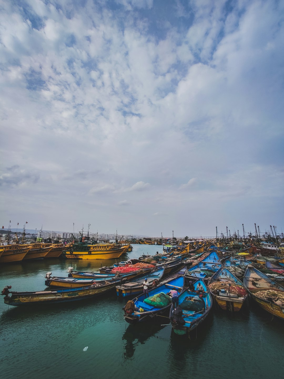 assorted-color boat lot