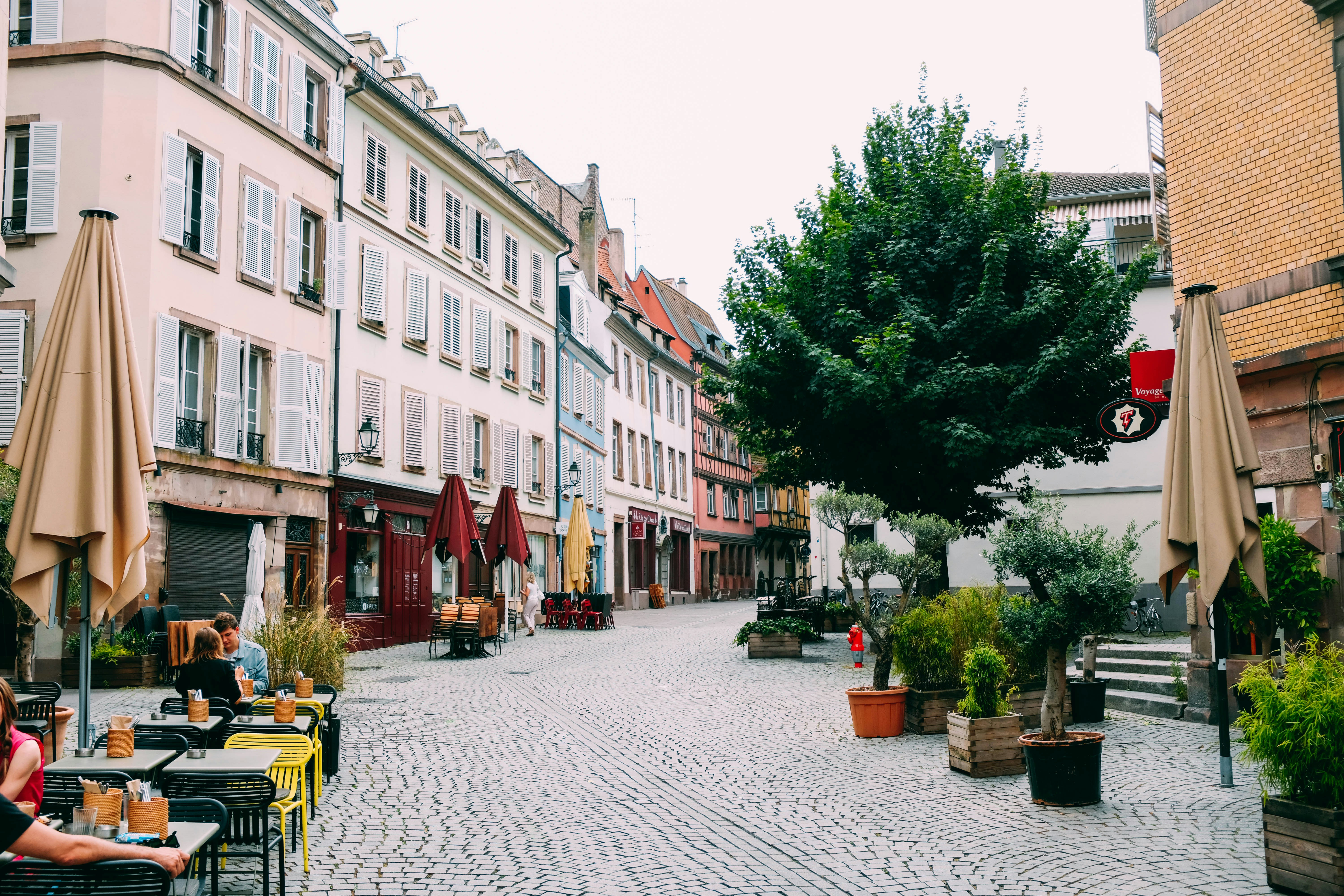 Photo by adrienolichon