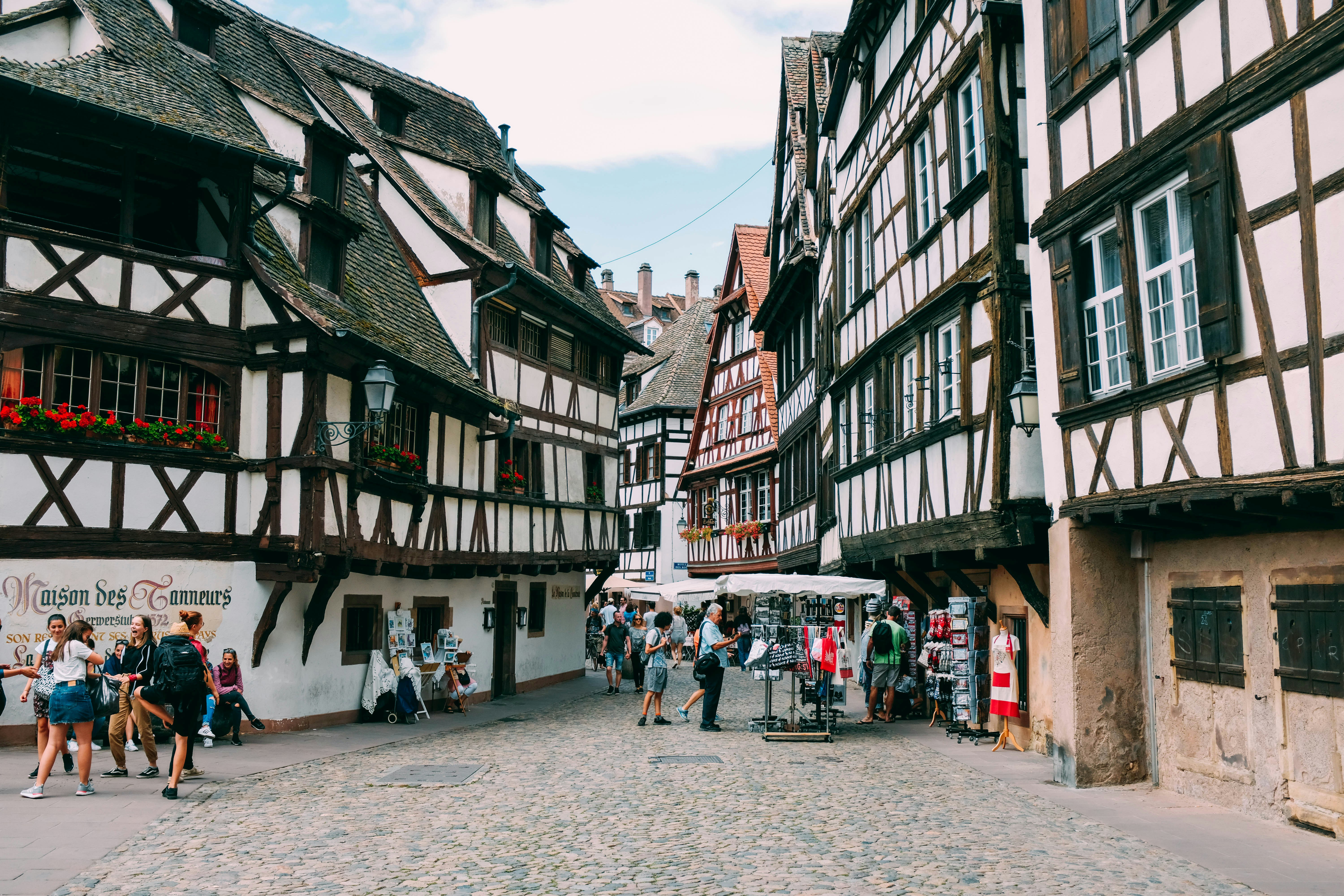 Photo by adrienolichon