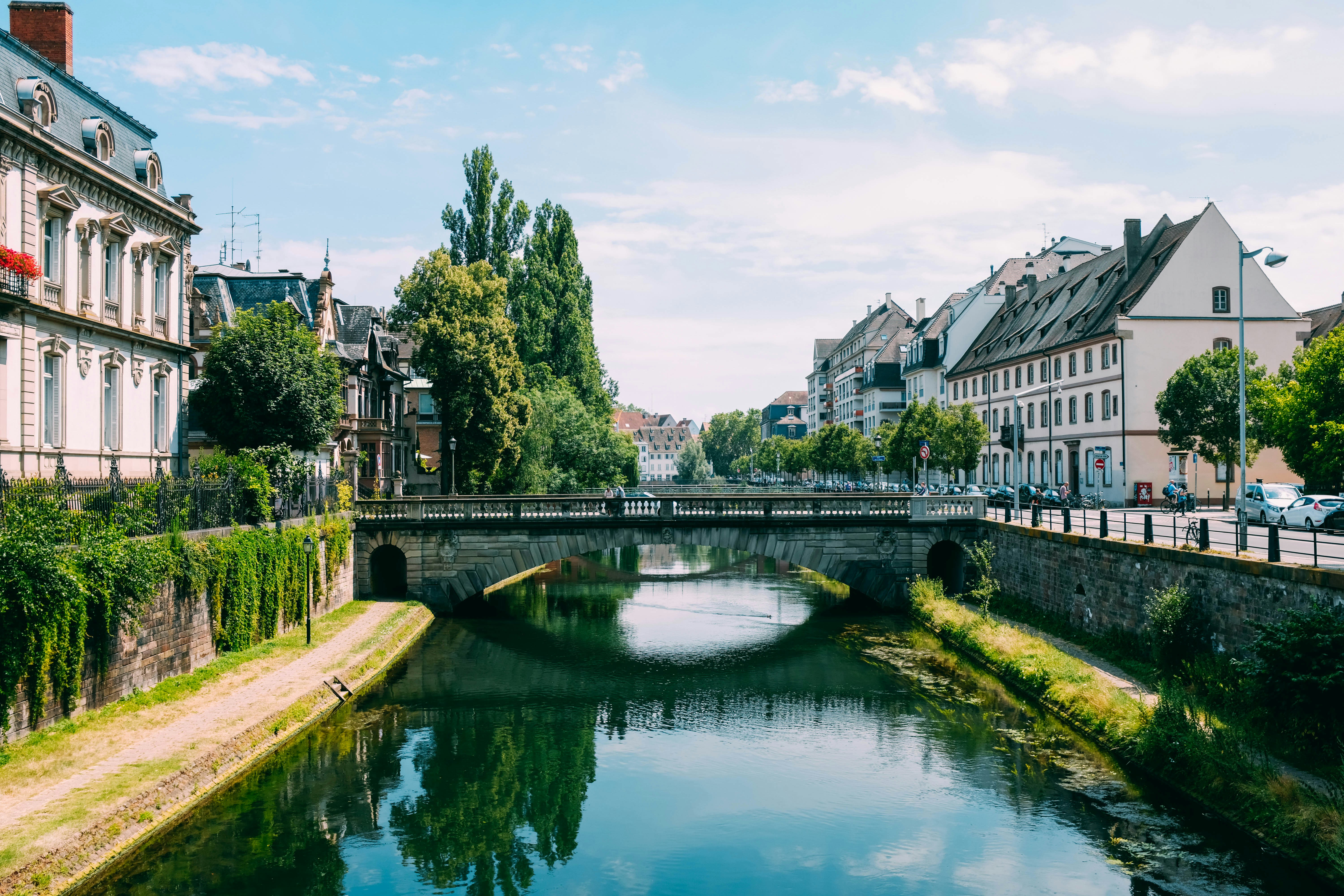 Photo by adrienolichon