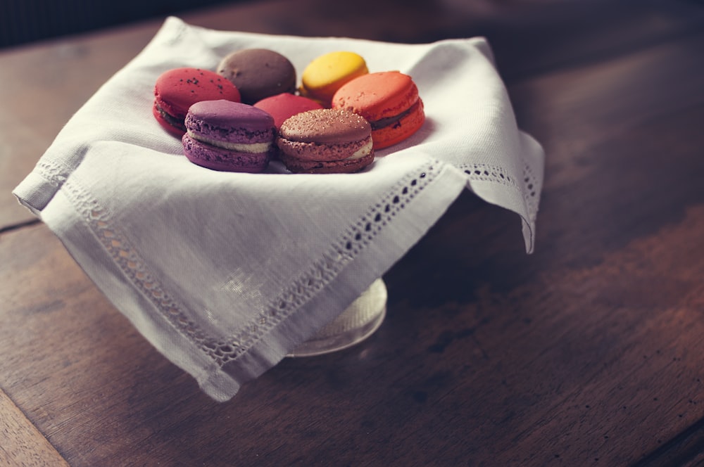 assorted-color macaroons