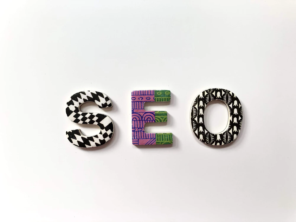 Buchstaben SEO – Suchmaschinenoptimierung für Sachverständige