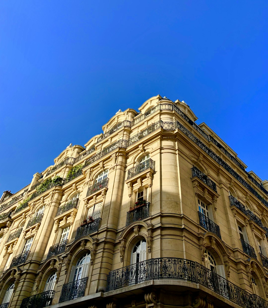 Landmark photo spot 27 Rue des Batignolles Provence