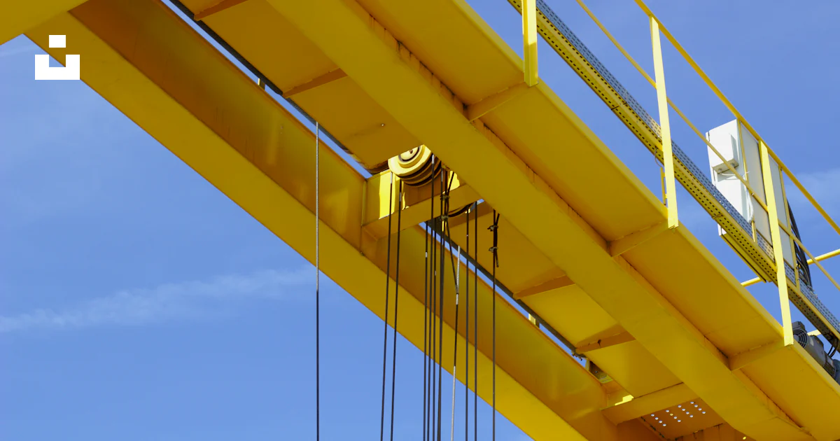 Yellow metal rack photo – Free Machine Image on Unsplash