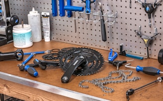 black mountain bike gear set