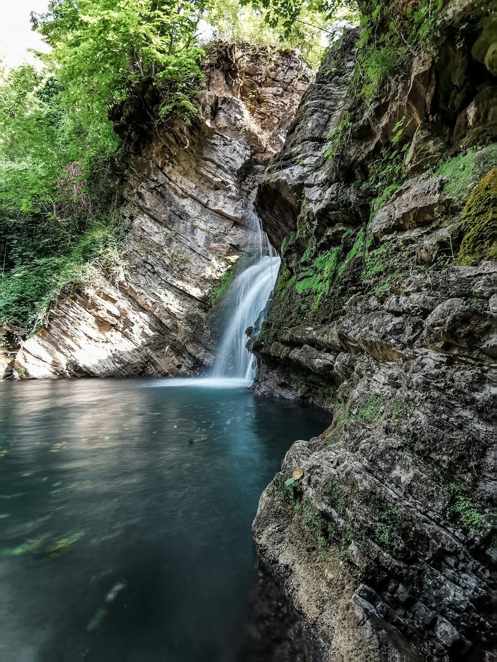 waterfalls at daytime