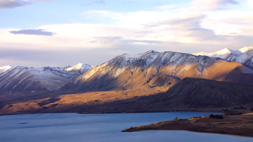 brown and white mountain