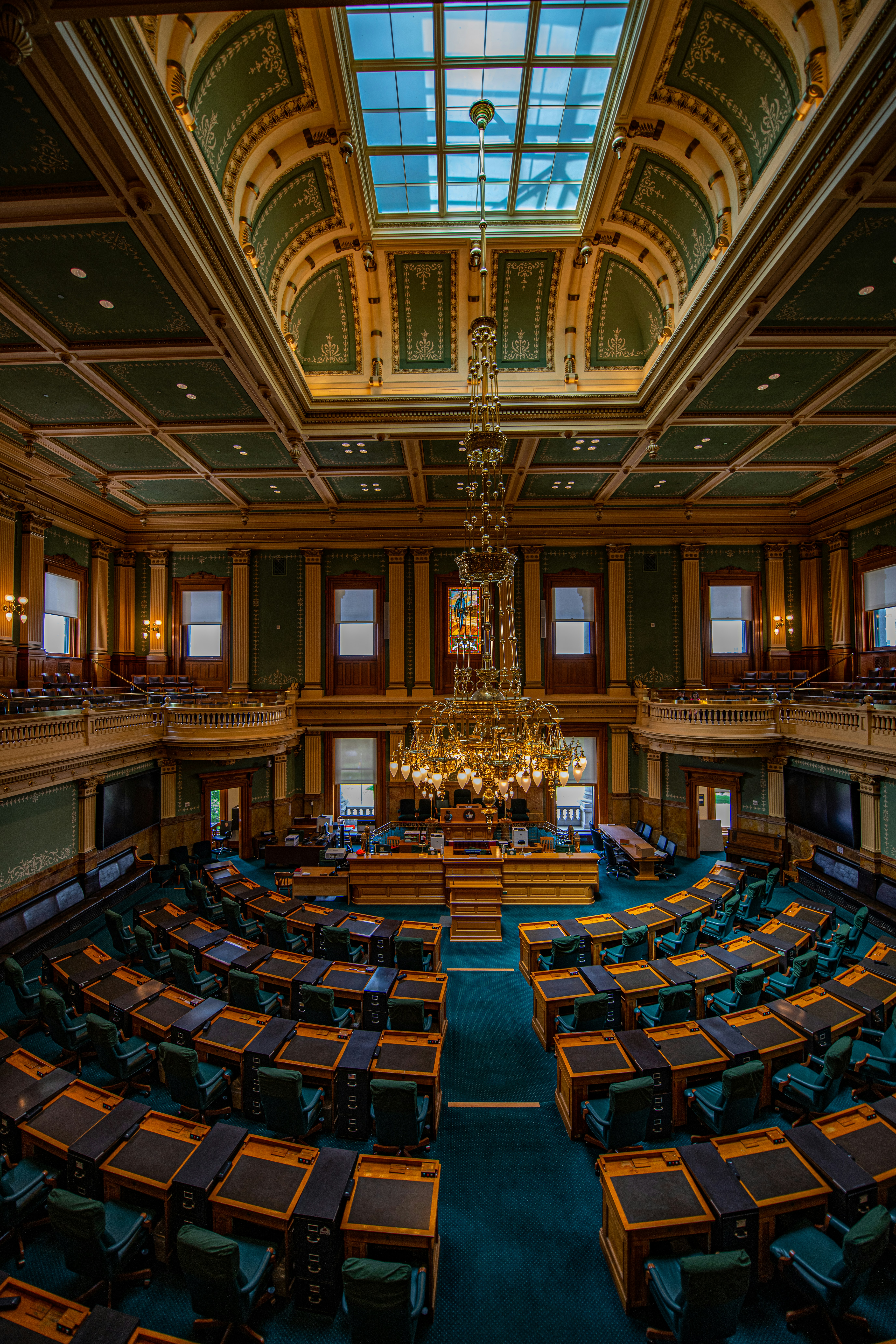brown desk lot close-up photography