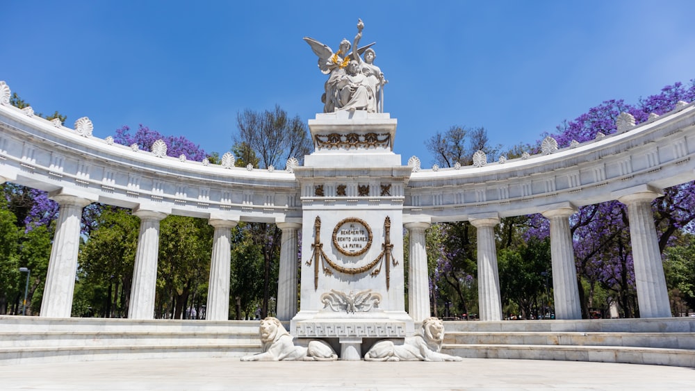 멕시코 멕시코시티의 베니토 후아레스 반구 기념비