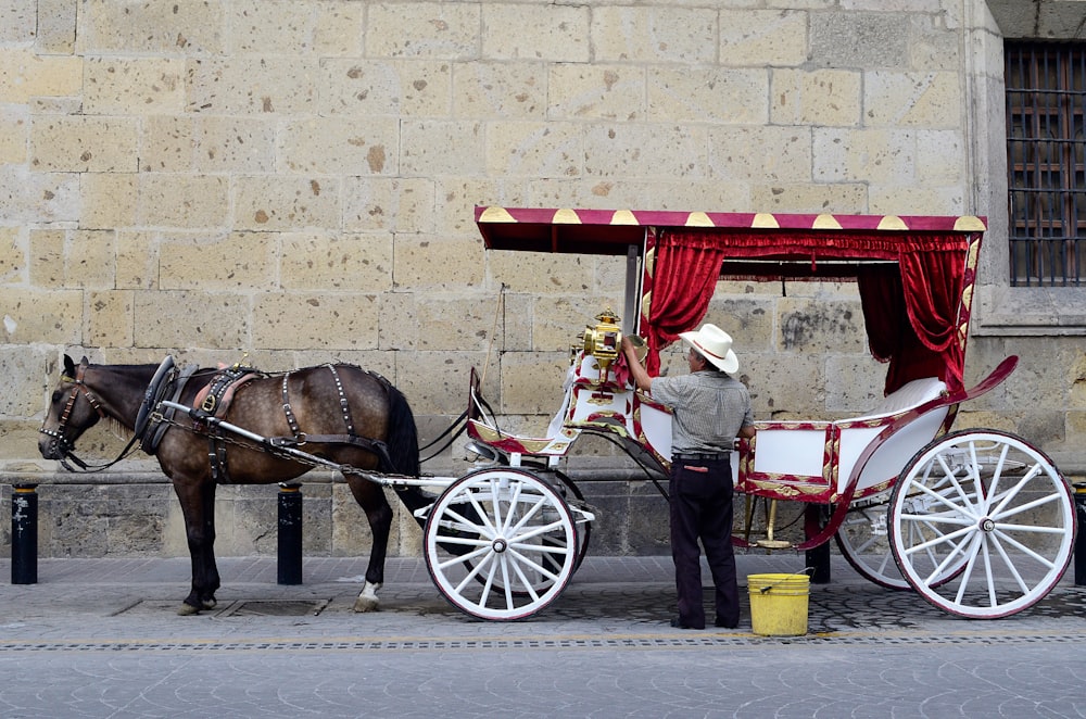 Carrusel blanco y rojo