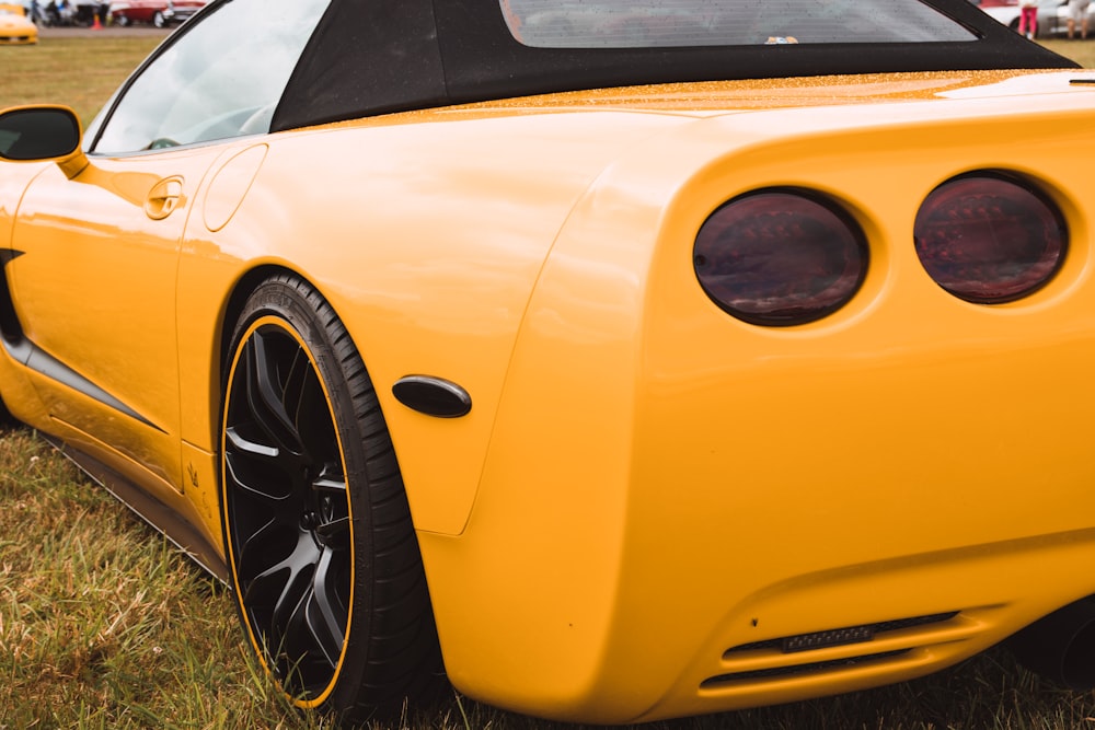 yellow Corvette C5 coupe