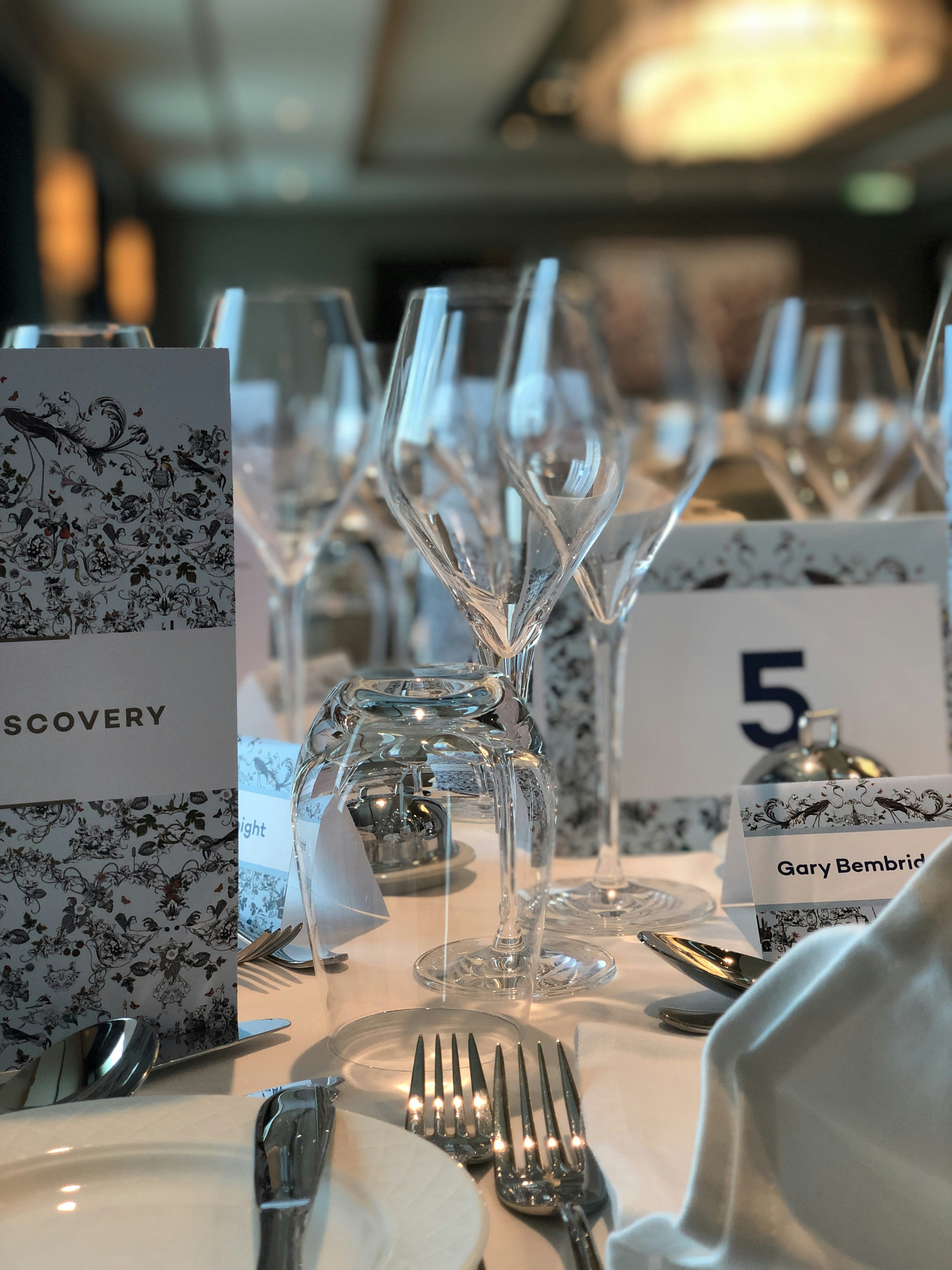 크루즈 식사는 무료일까? 포함 서비스 쉽게 이해하기