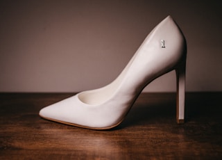 white leather pointed toe stiletto