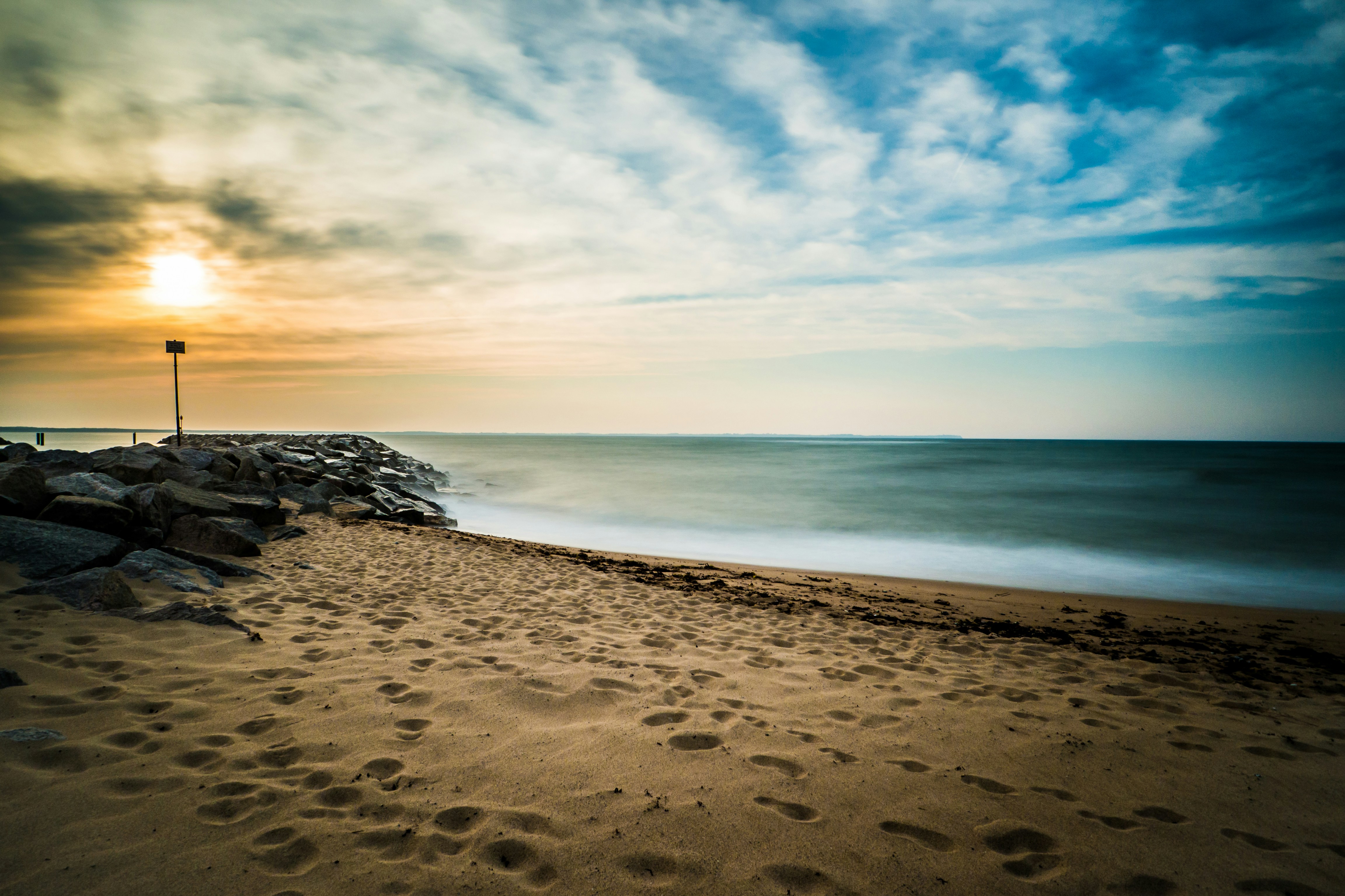 seashore during golden hour von Christian (@chris_272)