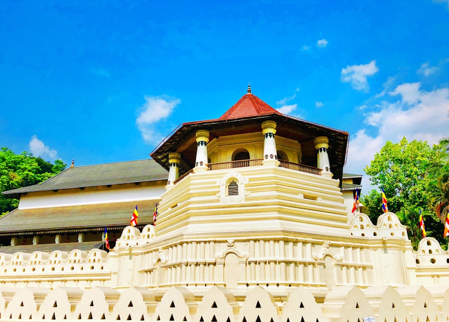 Temple of the Sacred Tooth Relic & Kandyan Cultural Show