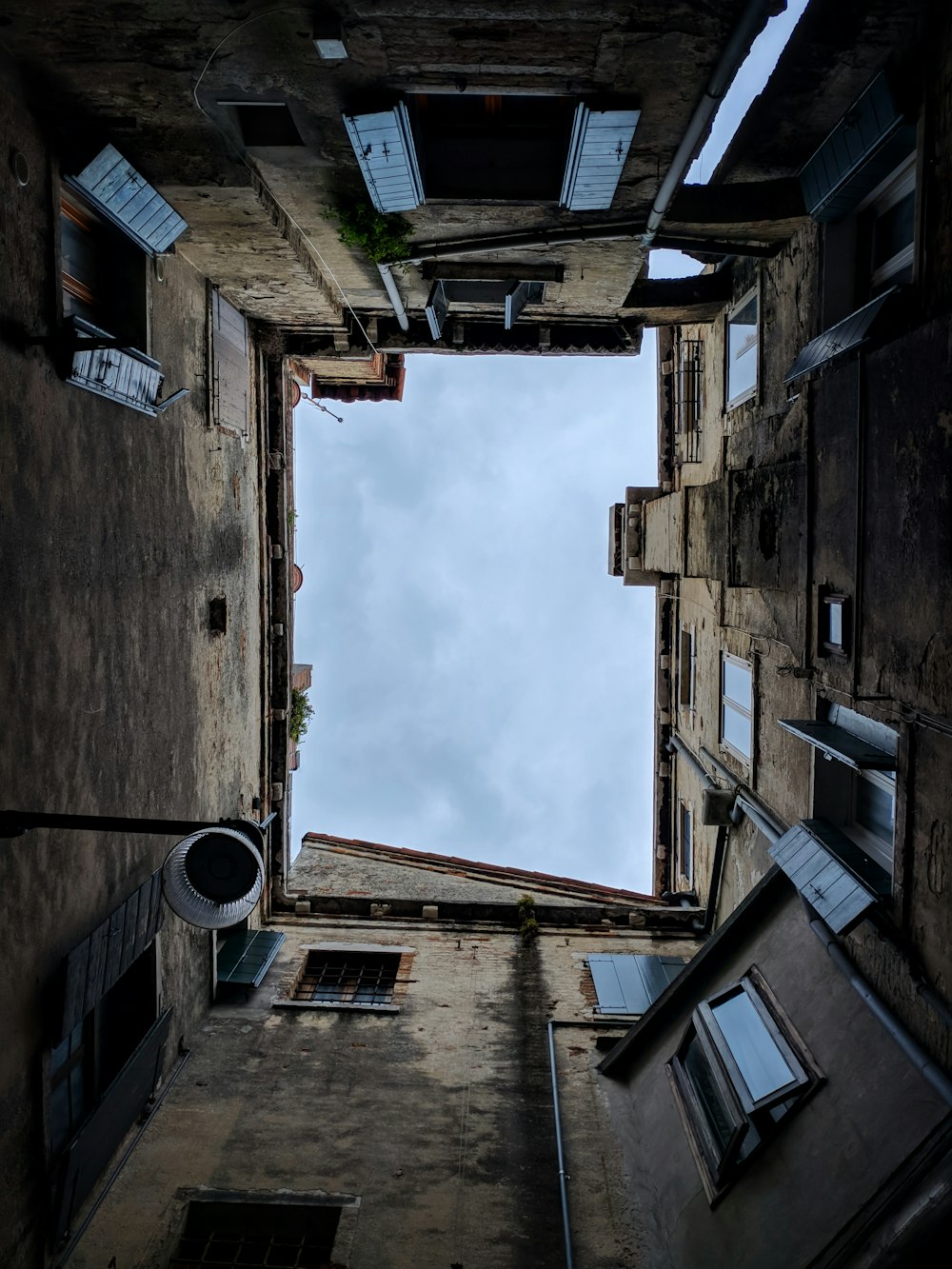 worm's eye view of a gray building