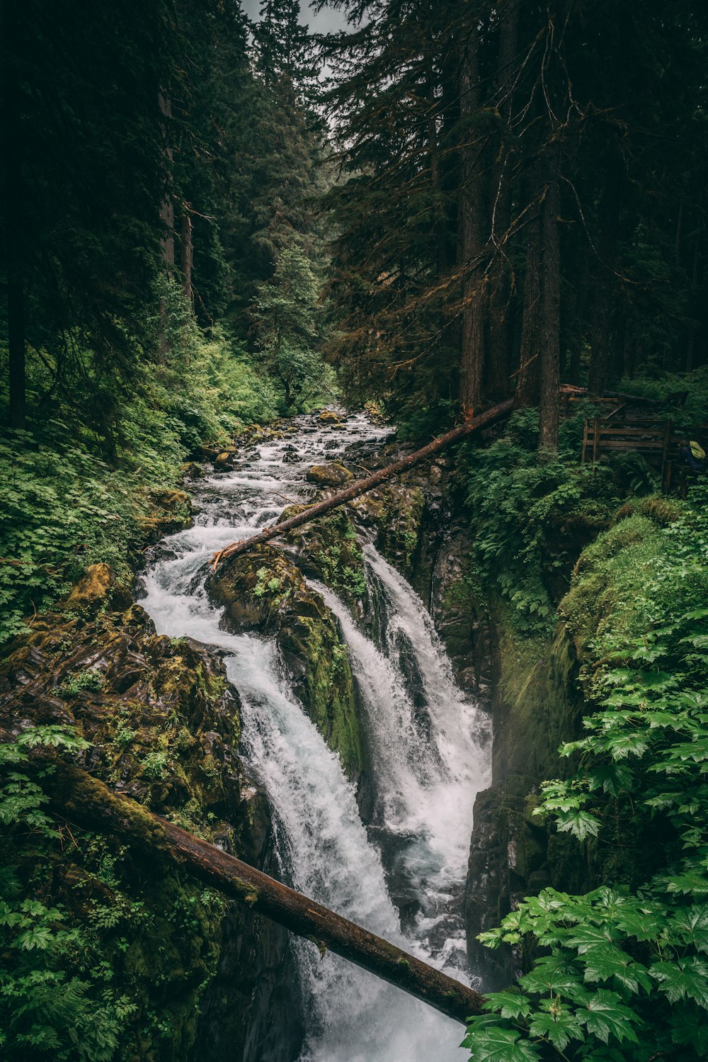 photography of waterfalls during daytime