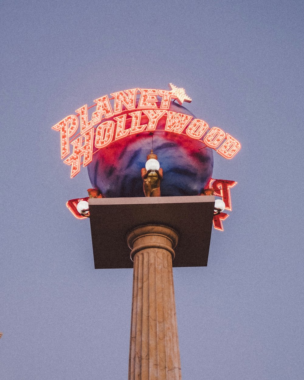 Planet hollywood signage