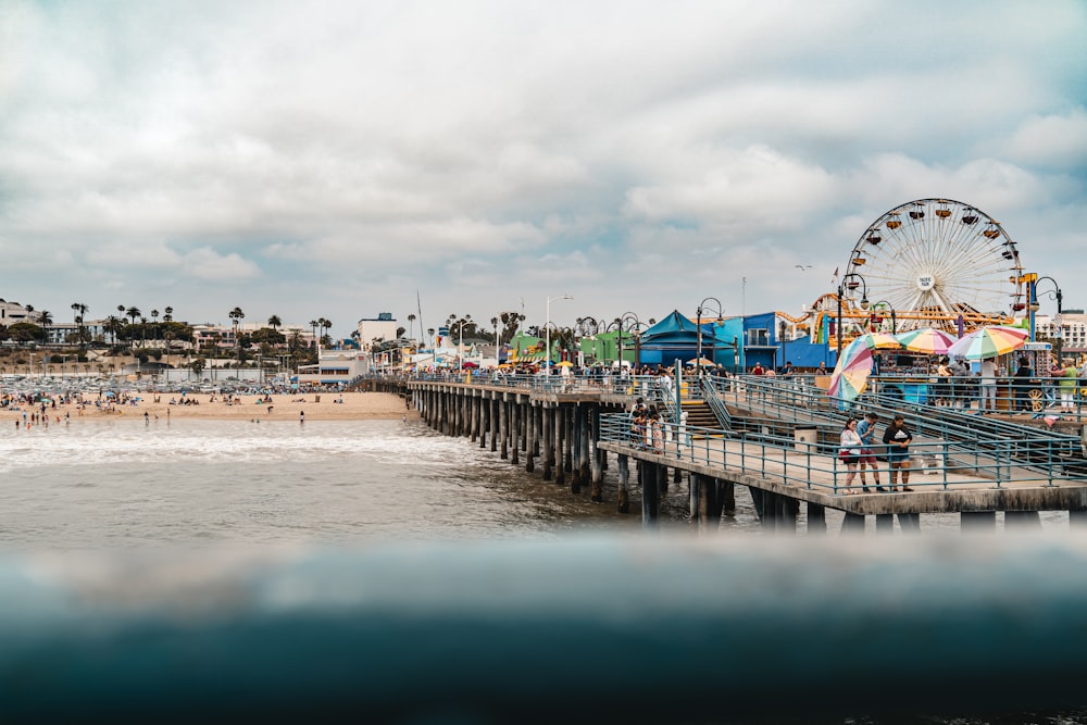 gray ferris wheel