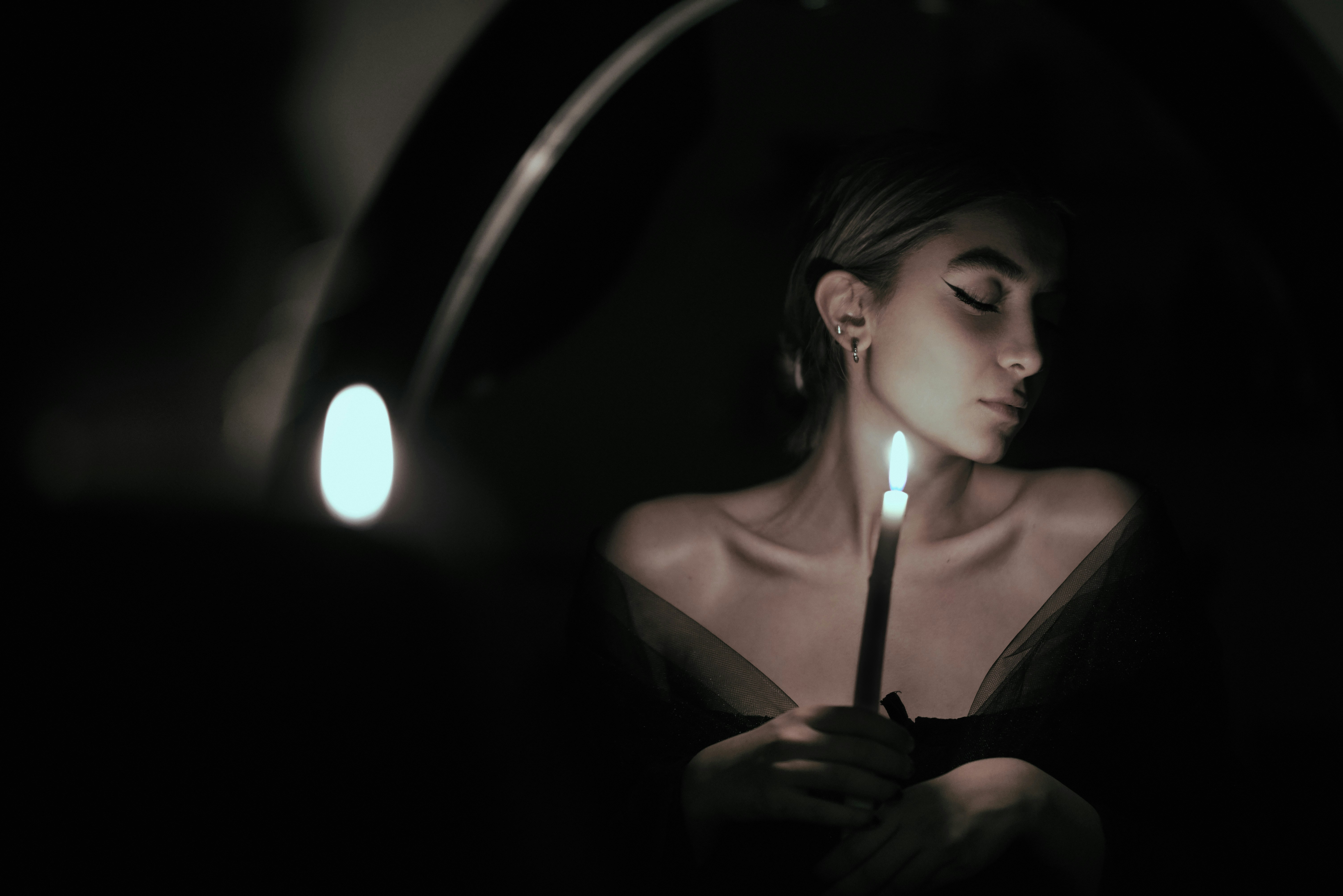 Frau mit Licht