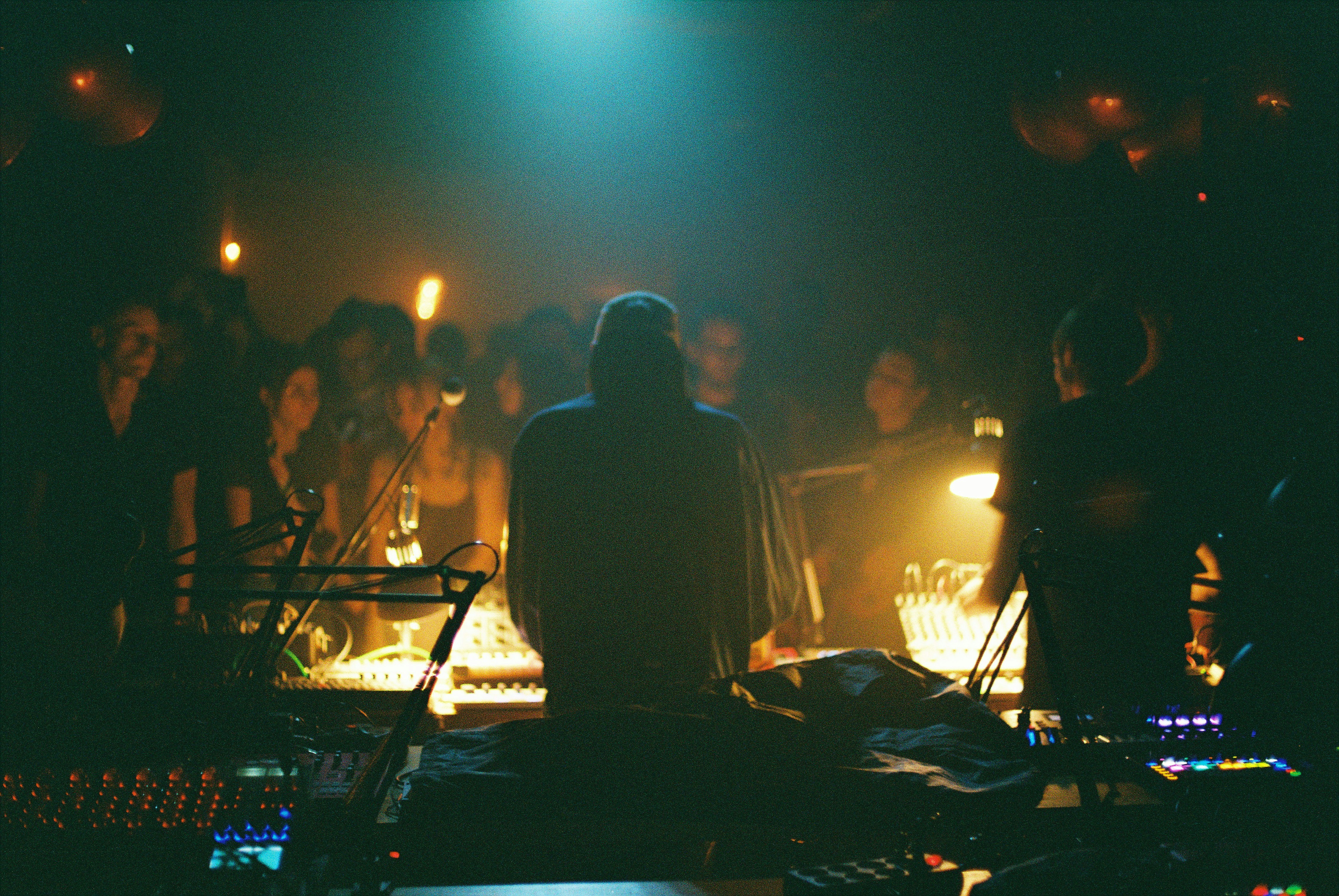 Image de trouvez le dj idéal pour tous vos événements : guide complet pour particuliers et professionnels