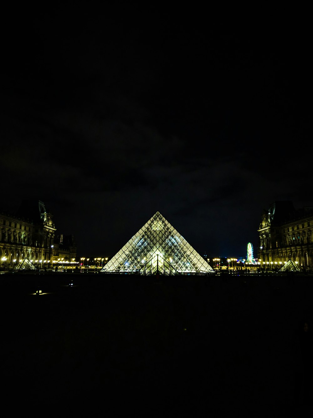 Louvre Pyramid scenery