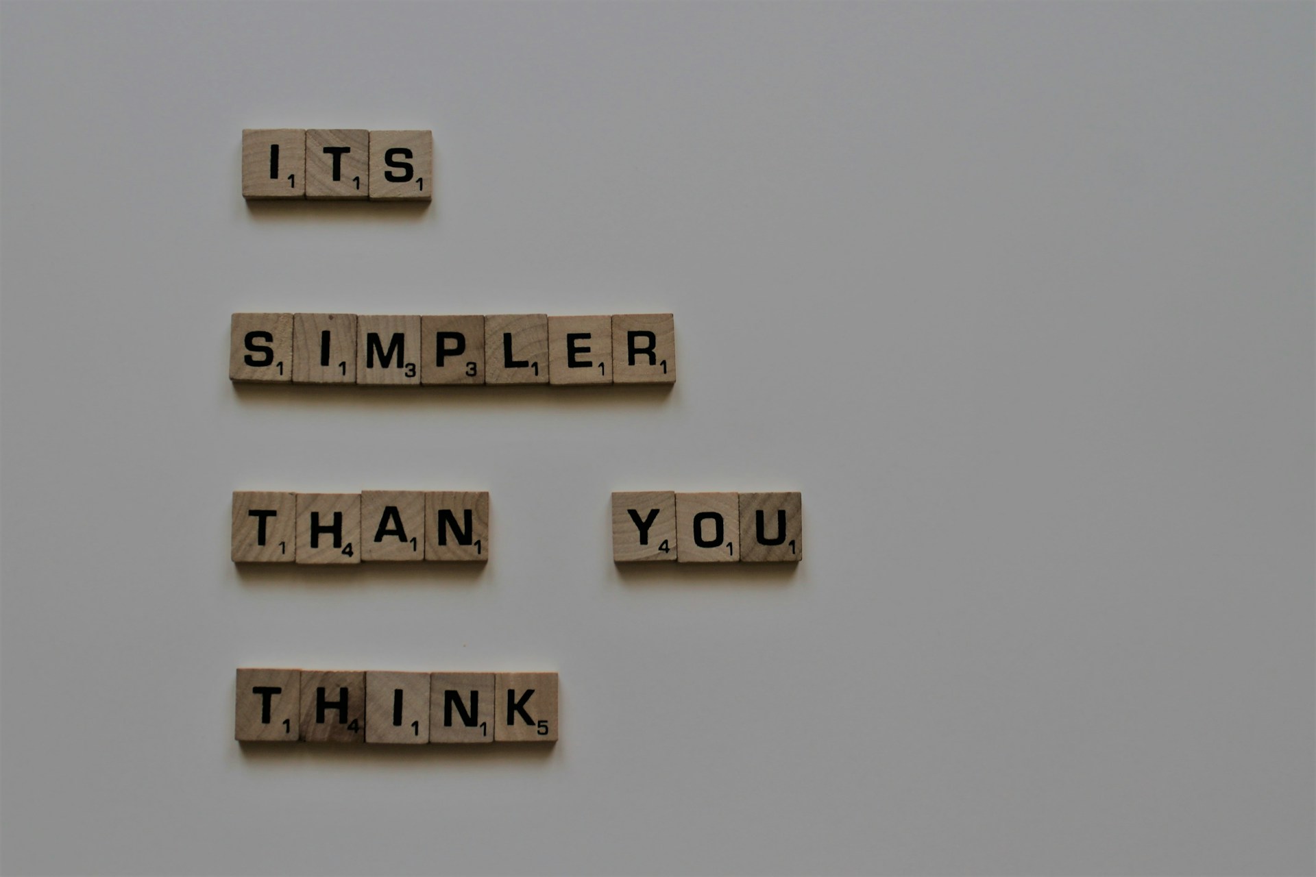 gray computer monitor