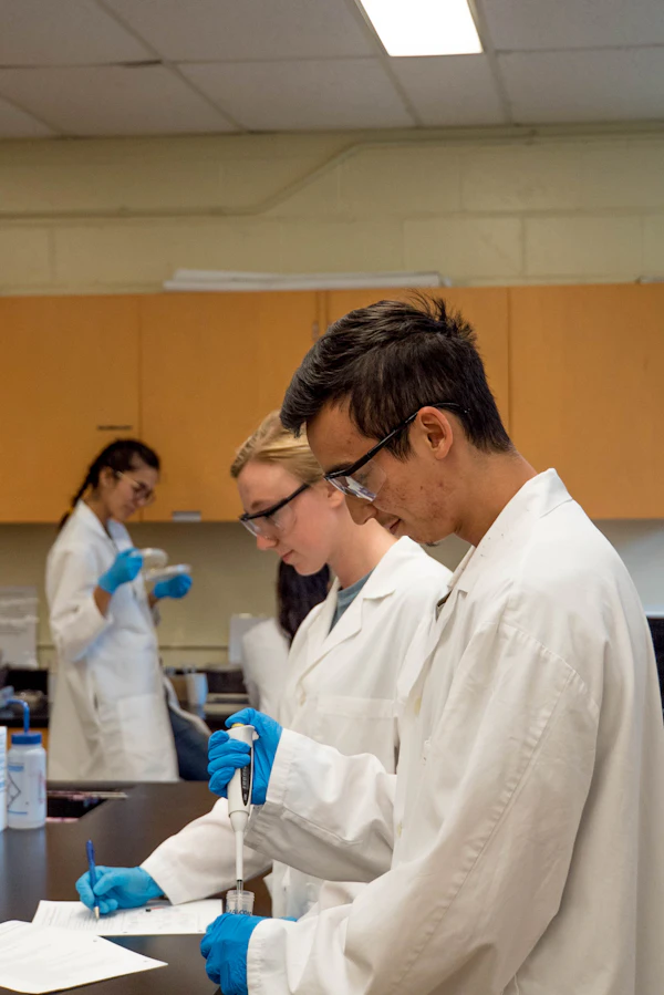 Praktikum laboratorium sains