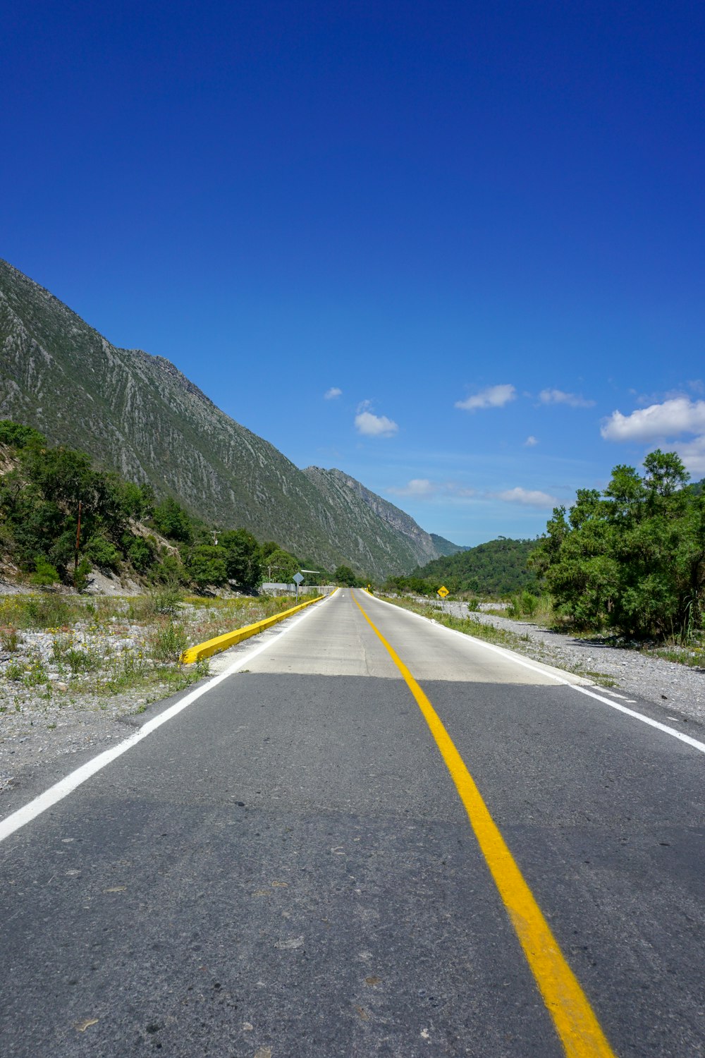 estrada de concreto