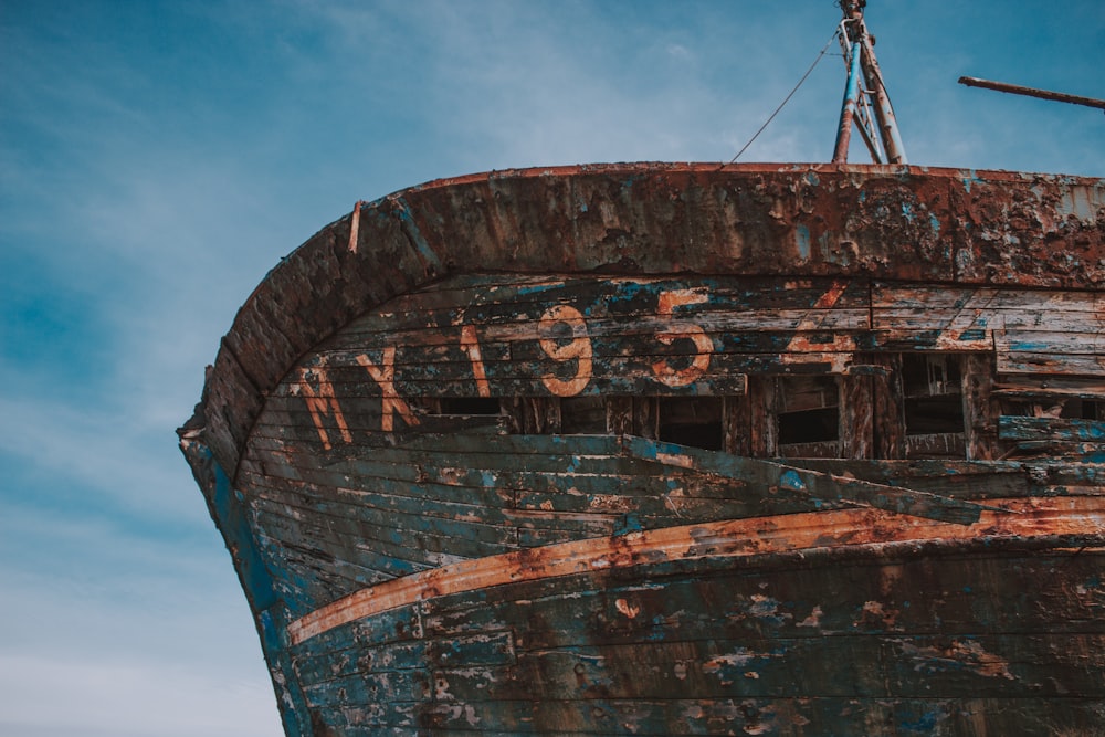 blue MX1954 ship under blue sky