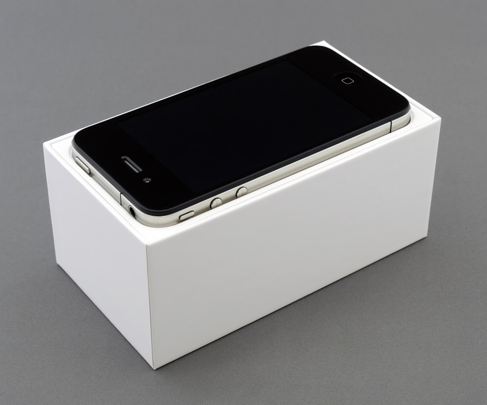 iPhone 4 negro con caja