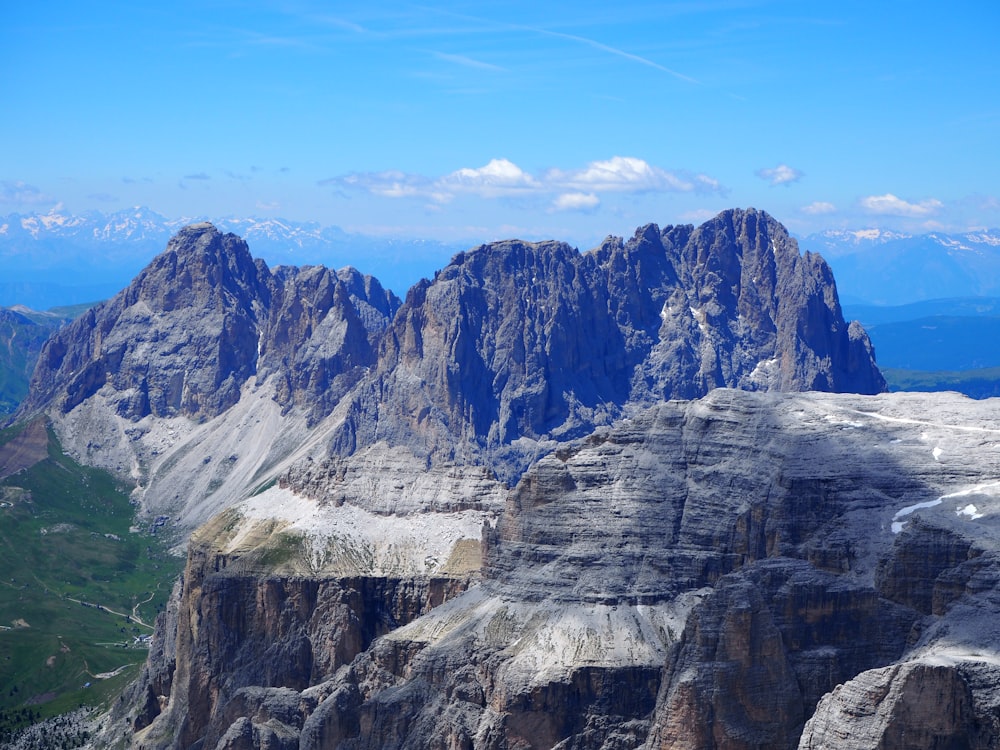 photography of mountain during daytime