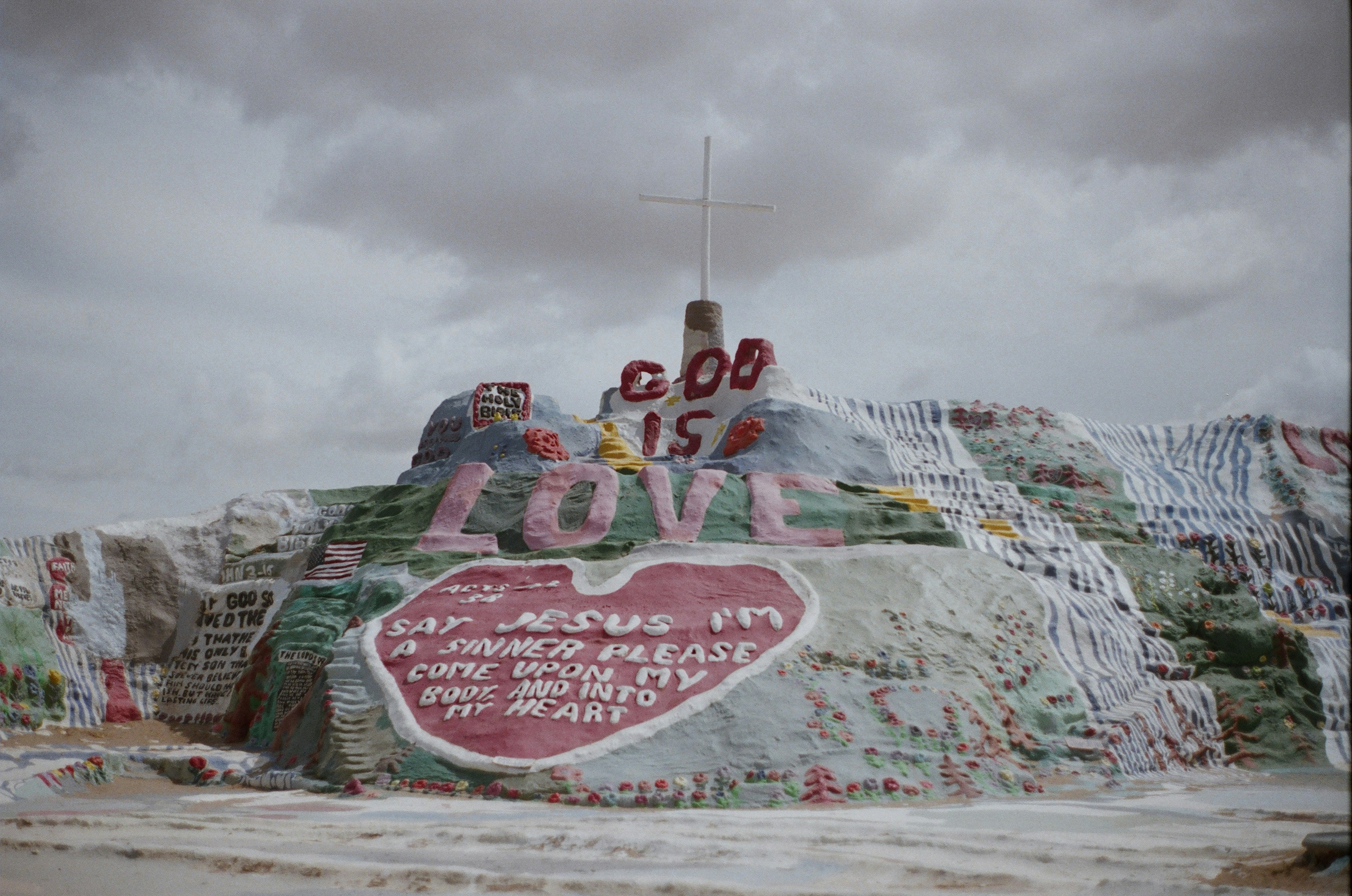 white and pink rock monument