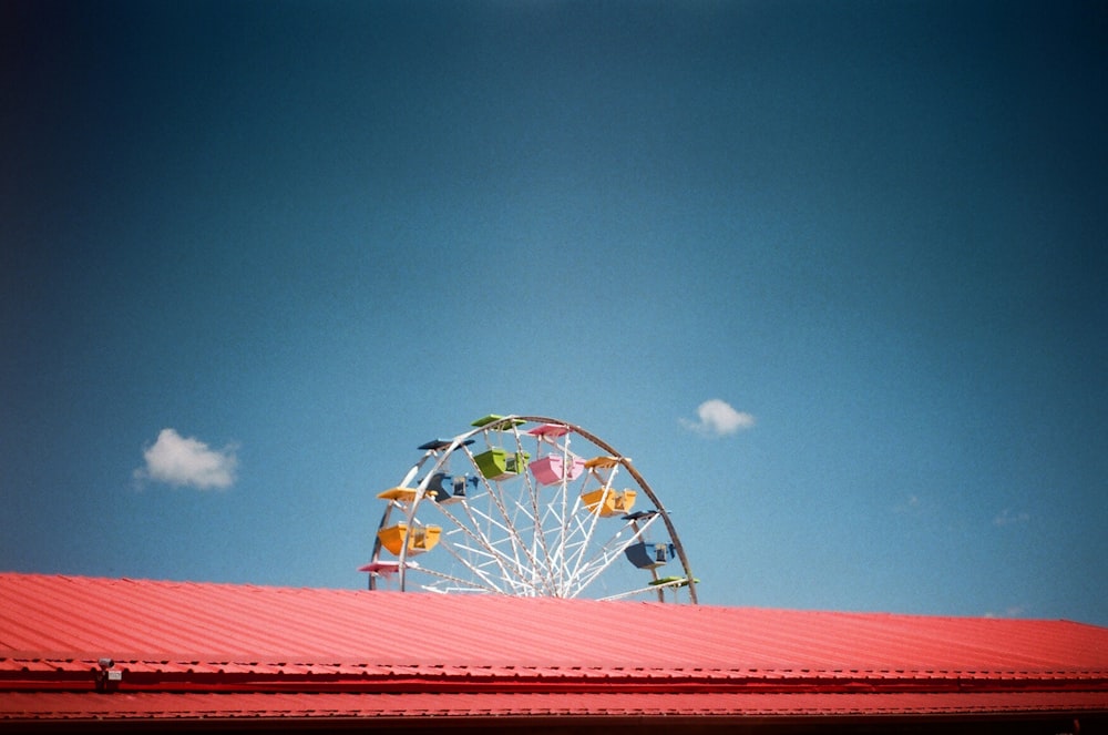 Ferris wheel during daytime