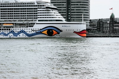 Virgin Australia, Air New Zealand, Fly Emirates Airlines, Qantas Airways, Singapore Airlines, TAP Ai