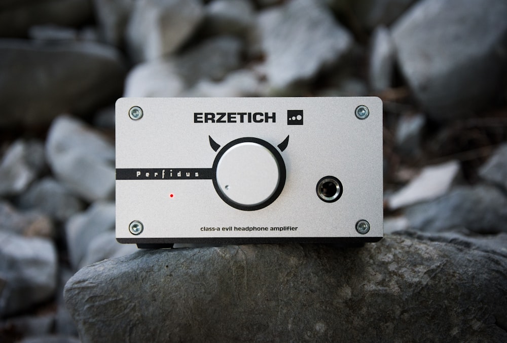 rectangular gray Erzetich electronic device