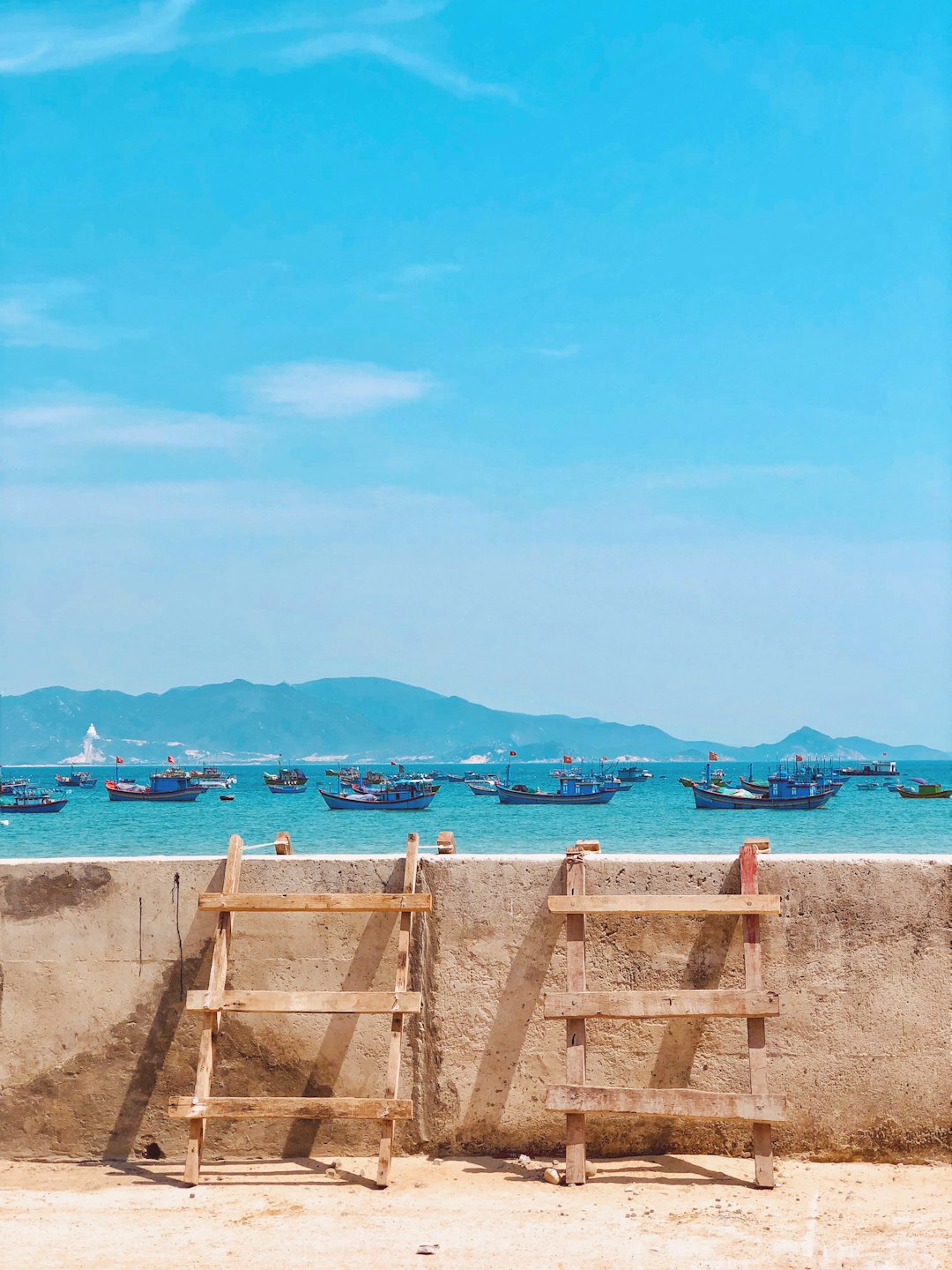 Beach photo spot bờ kè biển Vietnam