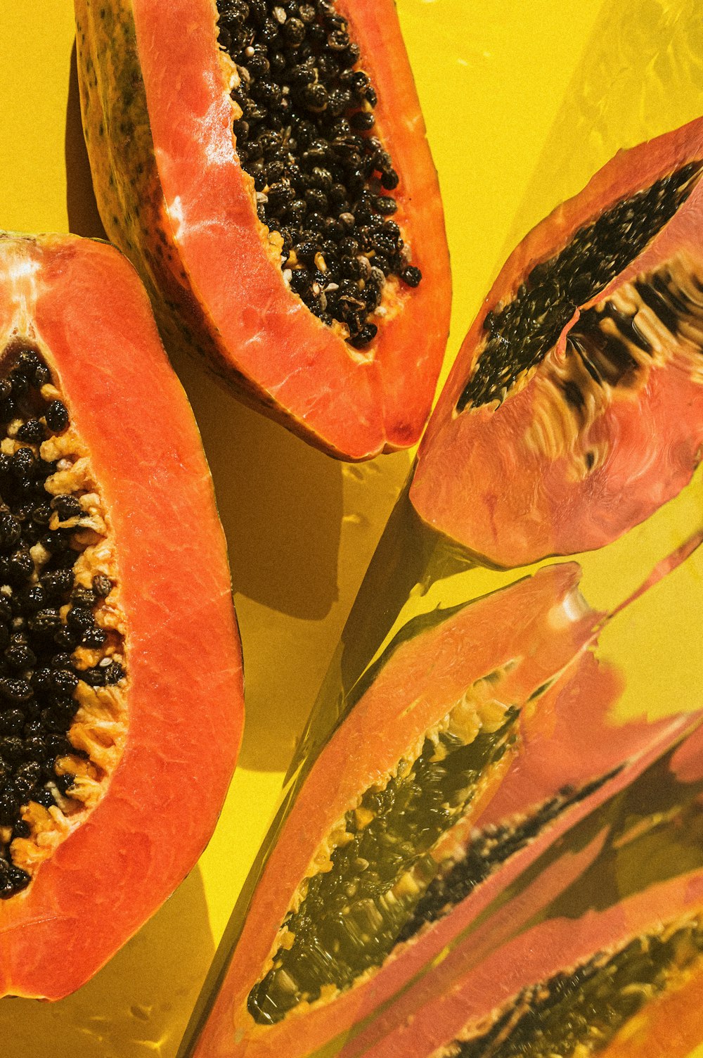 fruta de papaya en rodajas