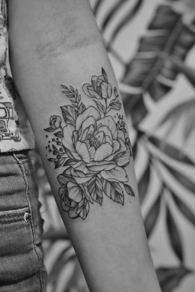 Black & Grey Whip Shading