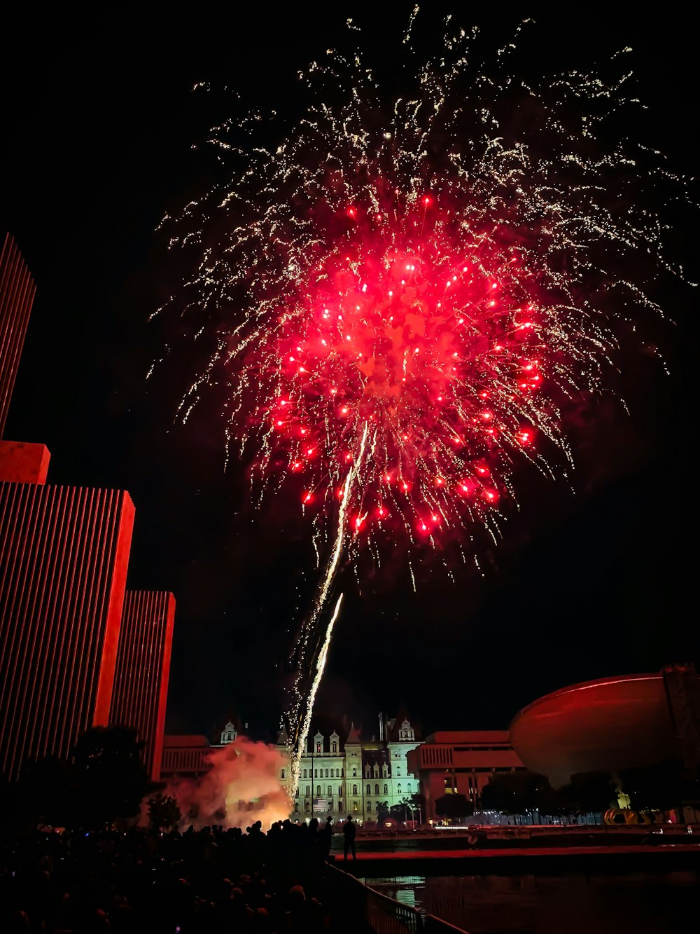 fuegos artificiales rojos