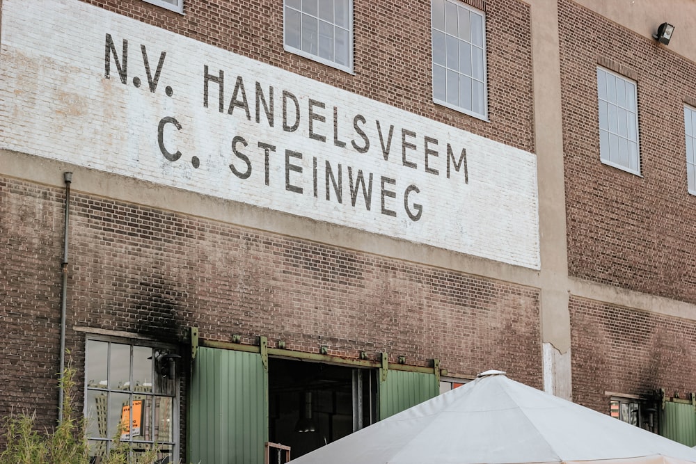N.V. handelsveem C. steinweg signage