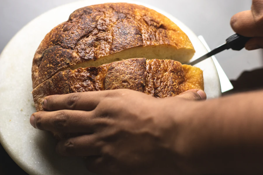 Scoring the morning loaves