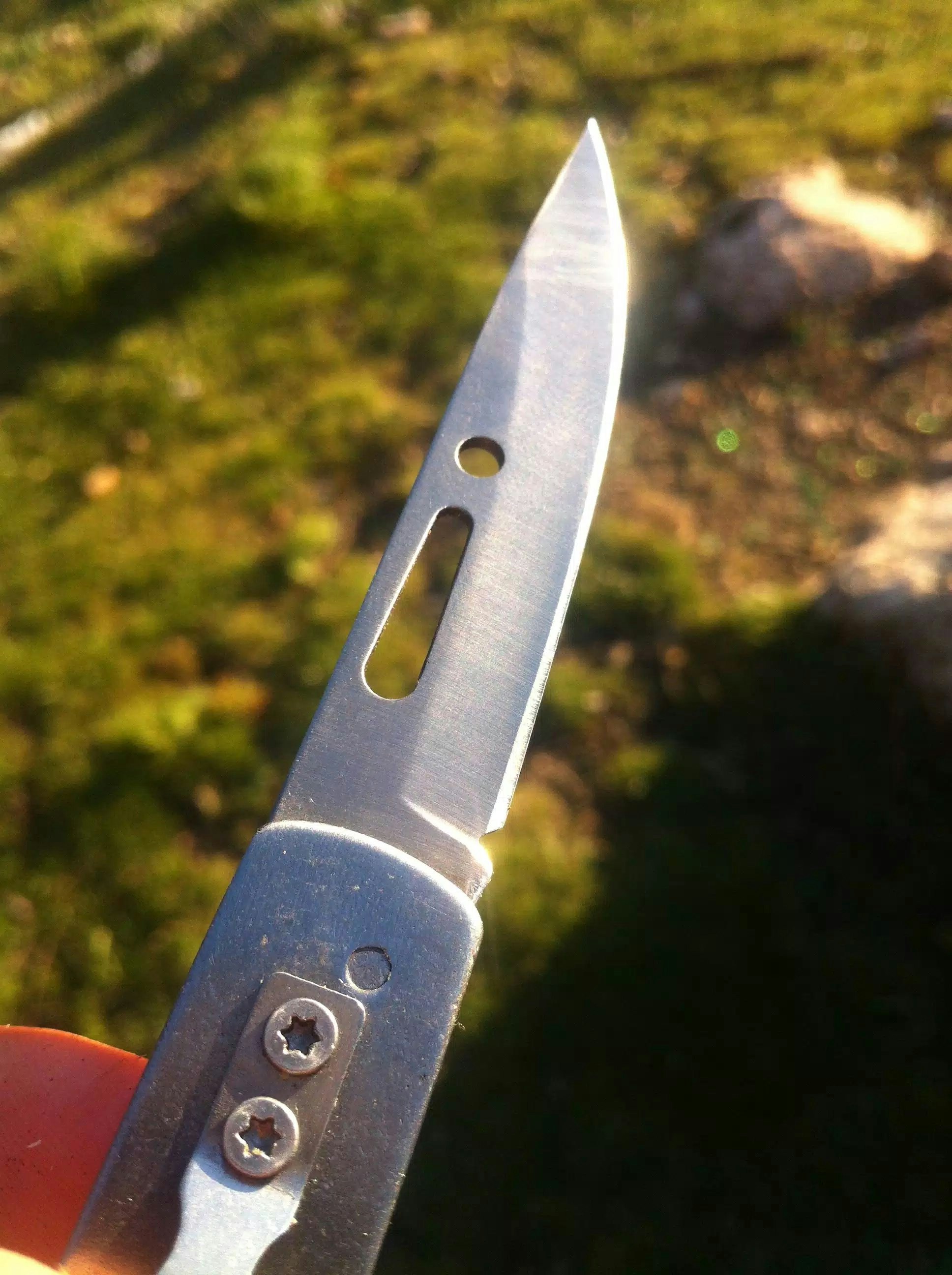 Högkvalitativa knivar och slipning