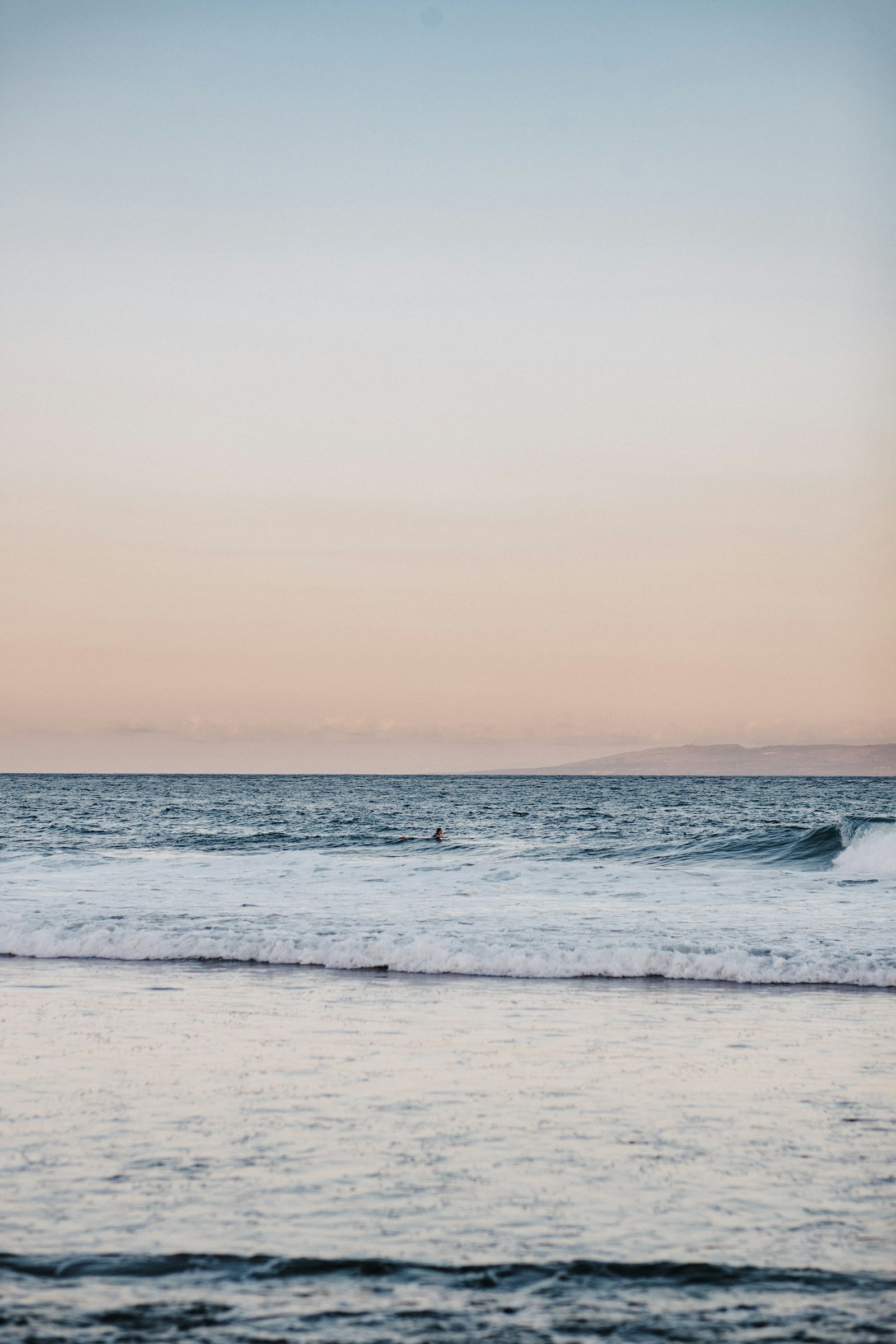 Canon EOS-1D X Mark II + Canon EF 85mm F1.4L IS USM sample photo. Sea wave during daytime photography