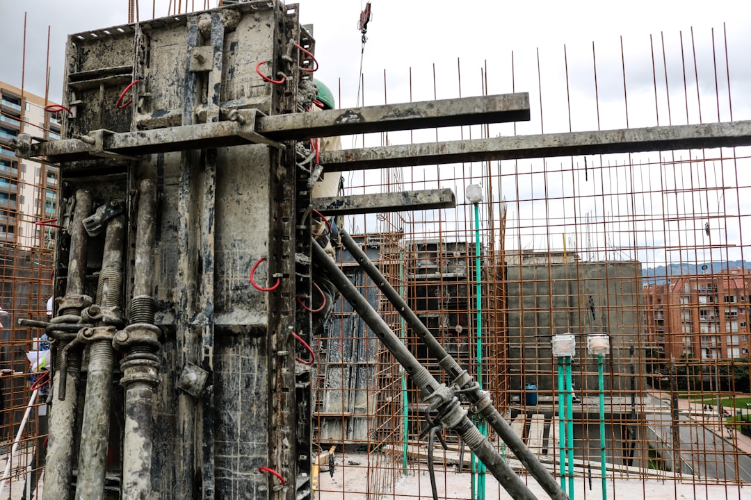 gray industrial machine,