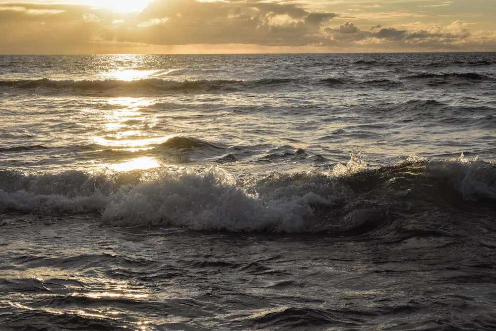 wave of water