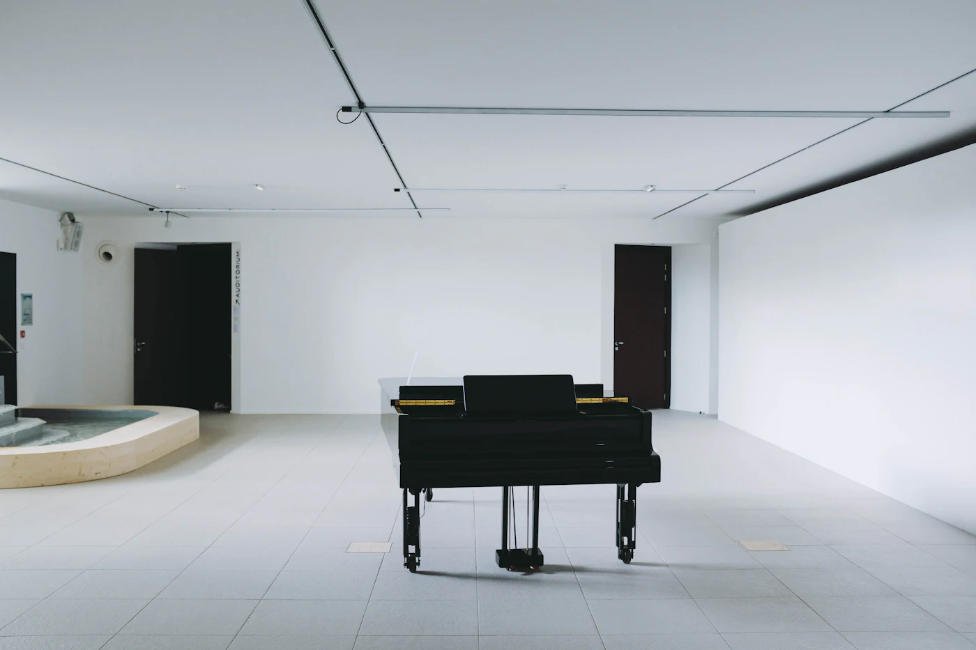 Piano em ambiente interior