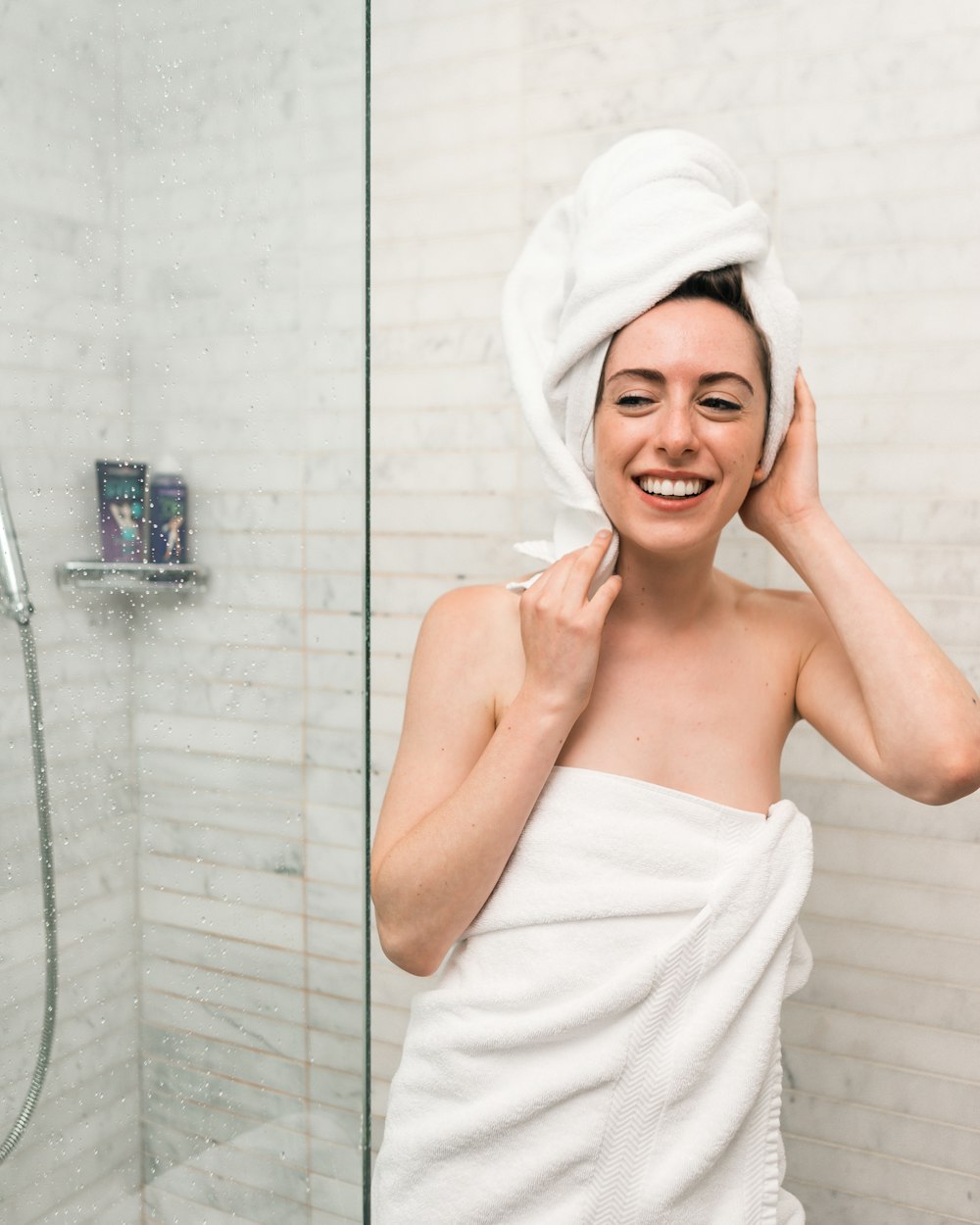 Woman Bathing At The Retro Bathroom Stock Photo - Download Image Now -  Bathtub, Women, Relaxation - iStock